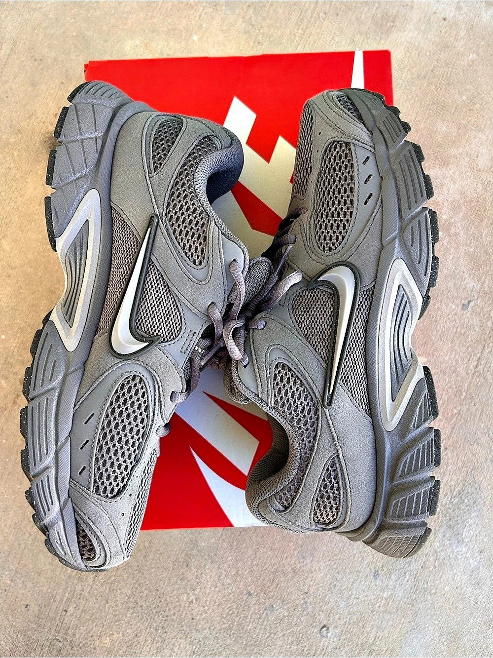 Nike V5 RNR Pencil Point Atmosphere Grey Men Size 9 Running Shoes II6292-006 NIB